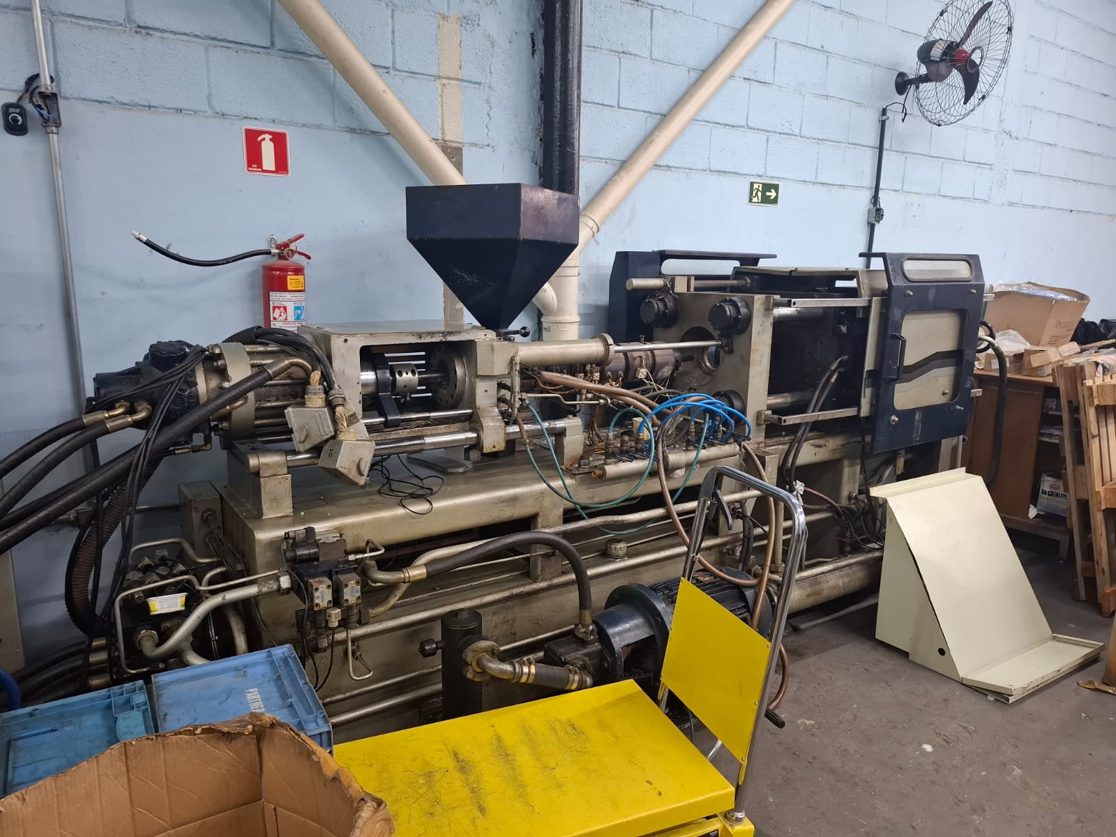 Injetora MG TPO 100 tons